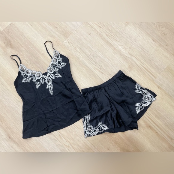 SilkSilky black and cream silk lingerie set with floral detail size Extra Small - Picture 1 of 10
